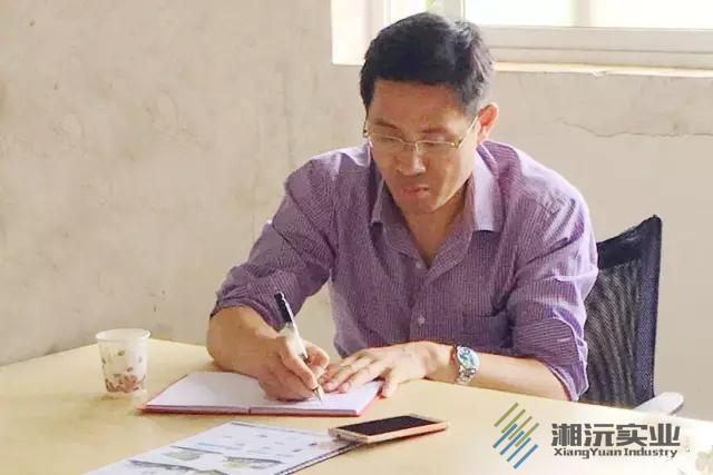 常德湘沅實(shí)業(yè)有限公司,常德垂直垃圾壓縮站,地埋式垃圾壓縮站,電動人力斗車,電動三輪高壓清運(yùn)車,電動助力拉車 常德湘沅實(shí)業(yè)有限公司,常德垂直垃圾壓縮站,地埋式垃圾壓縮站,電動人力斗車,電動三輪高壓清運(yùn)車,電動助力拉車
